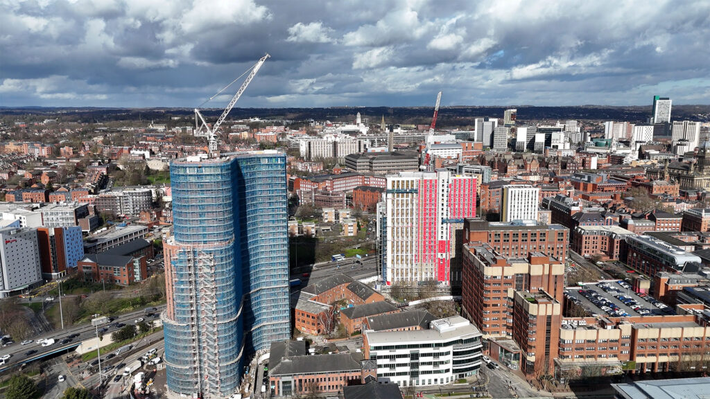 Scaffold and crane oversail licences